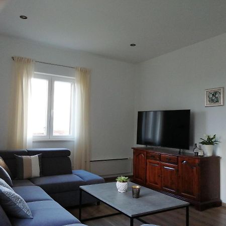 Apartments Jelka Postira Luaran gambar