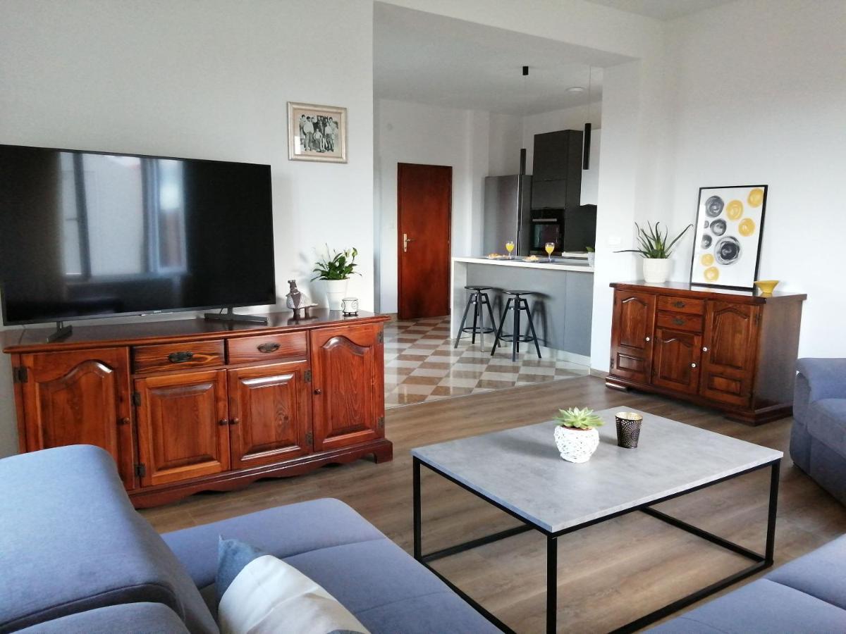 Apartments Jelka Postira Luaran gambar
