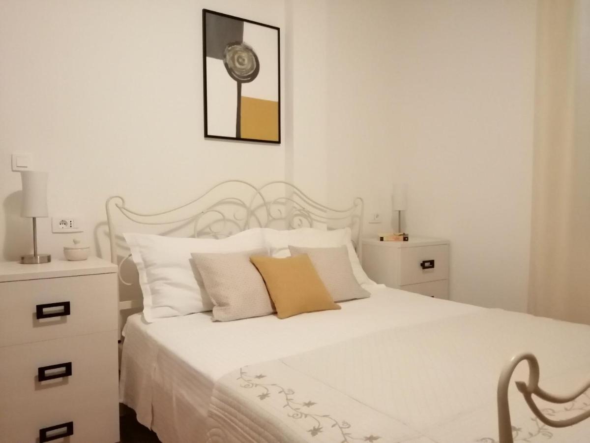 Apartments Jelka Postira Luaran gambar